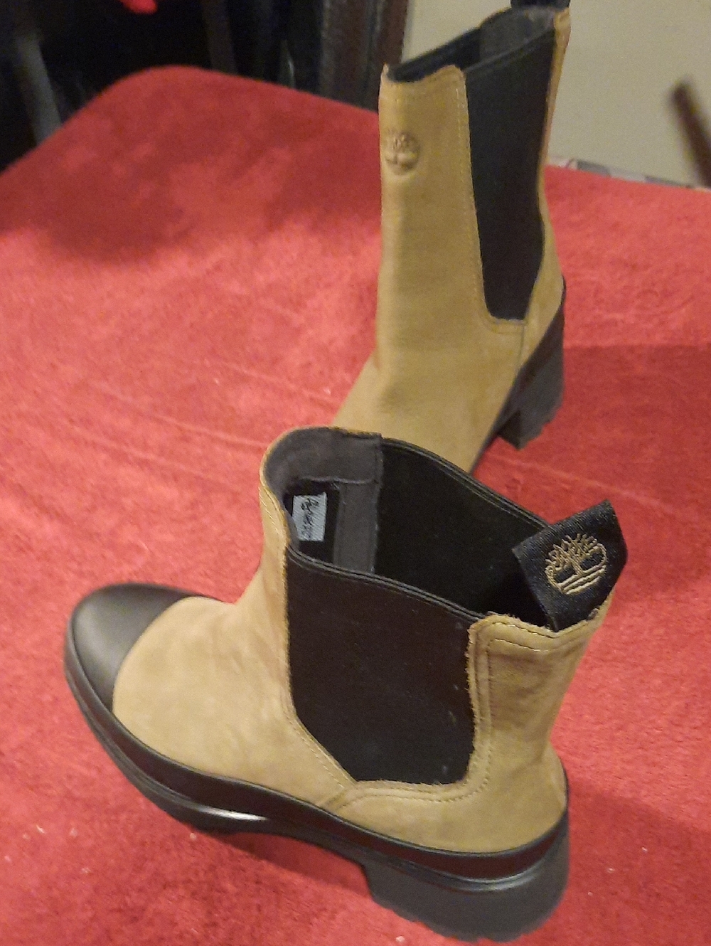 Timberland Women's Two-Tone Chelsea Ankle Boots — Wheat and Black Size 9